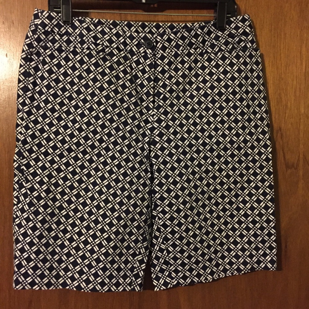 Jones New York Signature Shorts Size 10